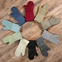 working kitchen oven mitt